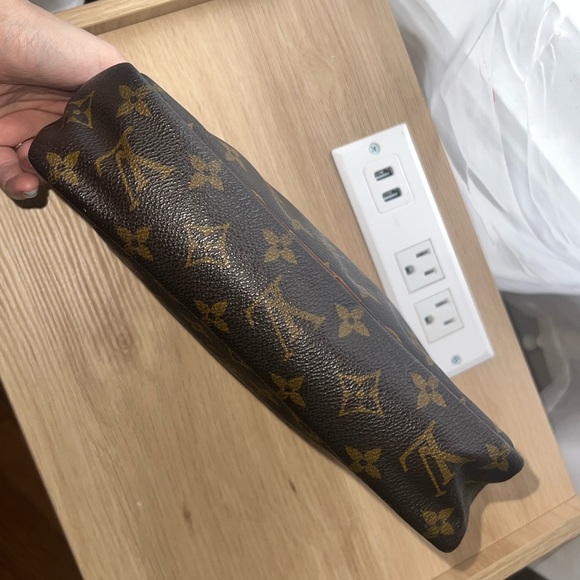 Louis Vuitton 𖤓 Monogram Compiègne 23 Clutch Bag. - Picture 10 of 12